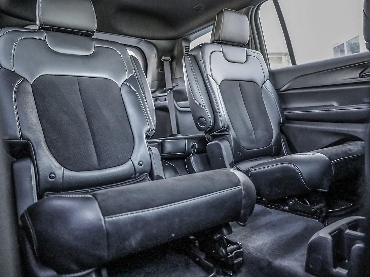 2024 Jeep Grand Cherokee L Laredo Photo