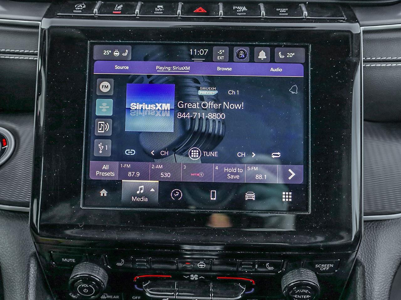 2024 Jeep Grand Cherokee L Laredo Photo