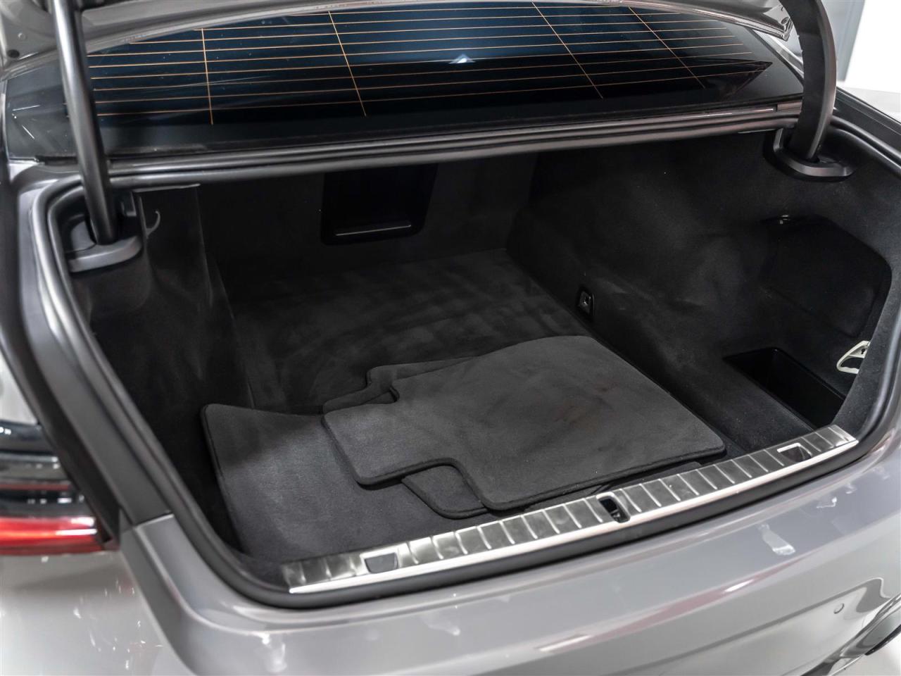 2021 BMW 750i 750i xDrive|M SPORT|INDIVIDUAL|MASSAGE|ADAPT CRUISE|HEADS-UP Photo