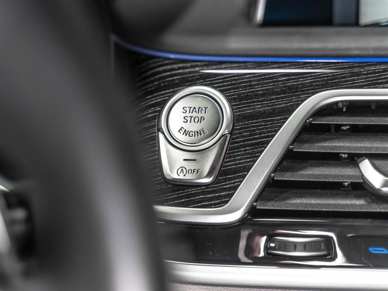 2021 BMW 750i 750i xDrive|M SPORT|INDIVIDUAL|MASSAGE|ADAPT CRUISE|HEADS-UP Photo