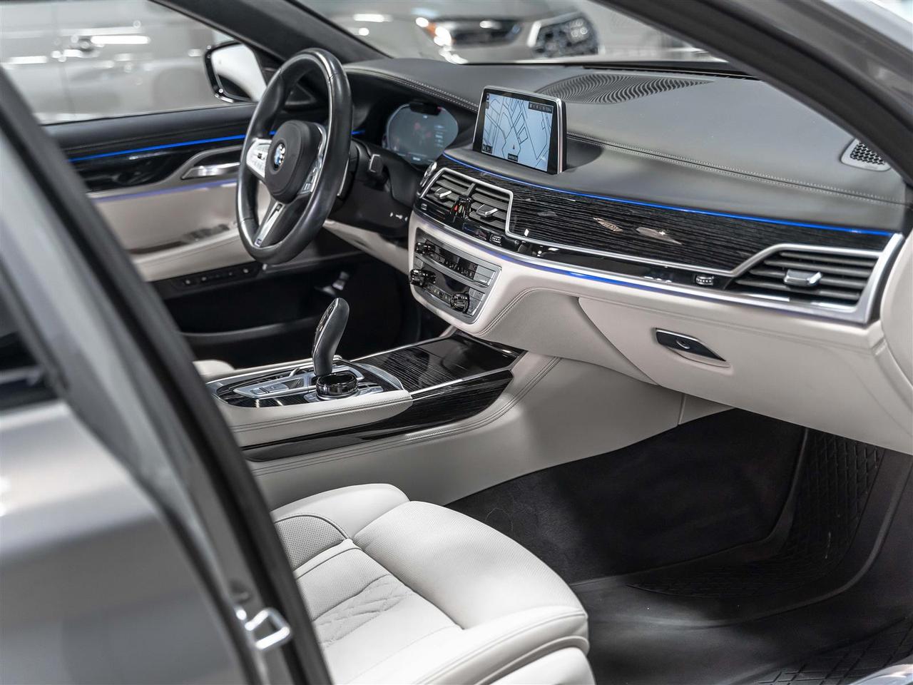 2021 BMW 750i 750i xDrive|M SPORT|INDIVIDUAL|MASSAGE|ADAPT CRUISE|HEADS-UP Photo