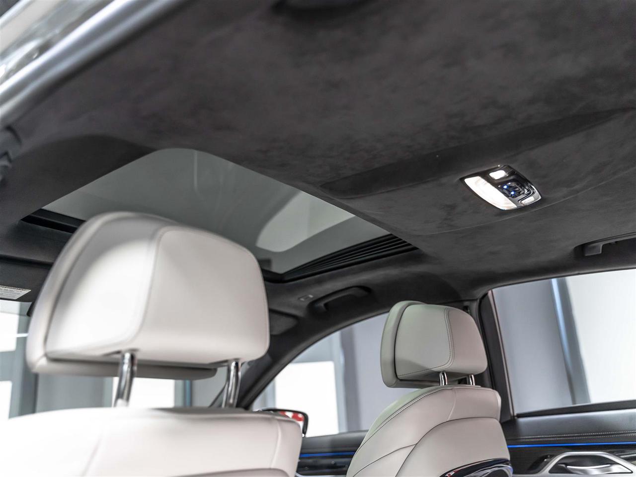 2021 BMW 750i 750i xDrive|M SPORT|INDIVIDUAL|MASSAGE|ADAPT CRUISE|HEADS-UP Photo