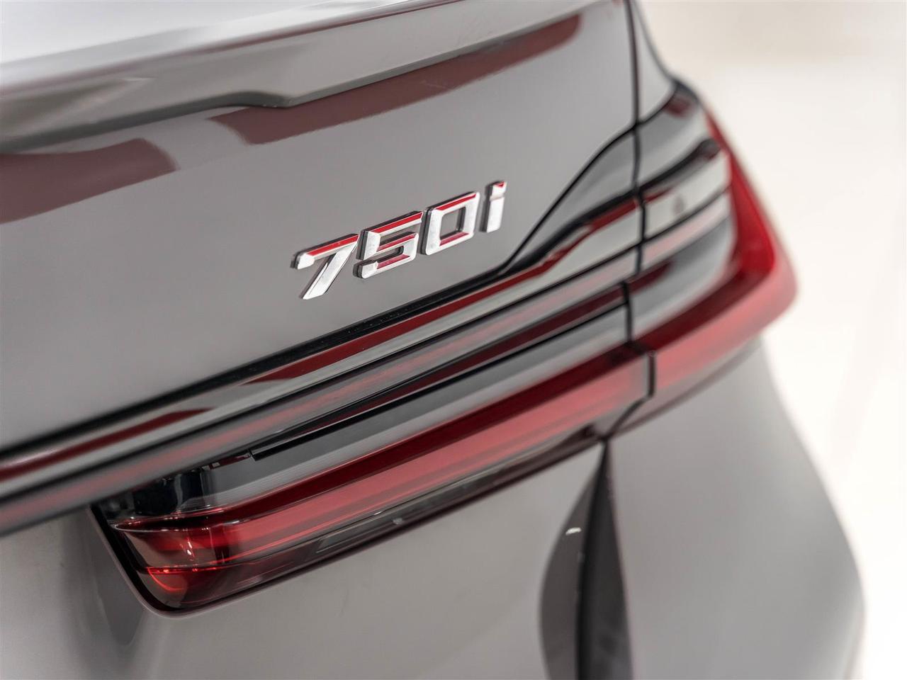 2021 BMW 750i 750i xDrive|M SPORT|INDIVIDUAL|MASSAGE|ADAPT CRUISE|HEADS-UP Photo