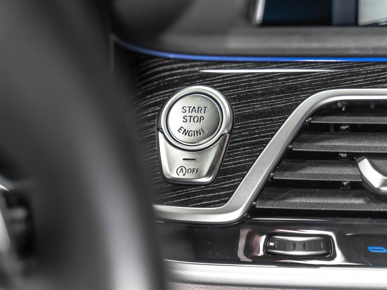 2021 BMW 750i 750i xDrive|M SPORT|INDIVIDUAL|MASSAGE|ADAPT CRUISE|HEADS-UP Photo