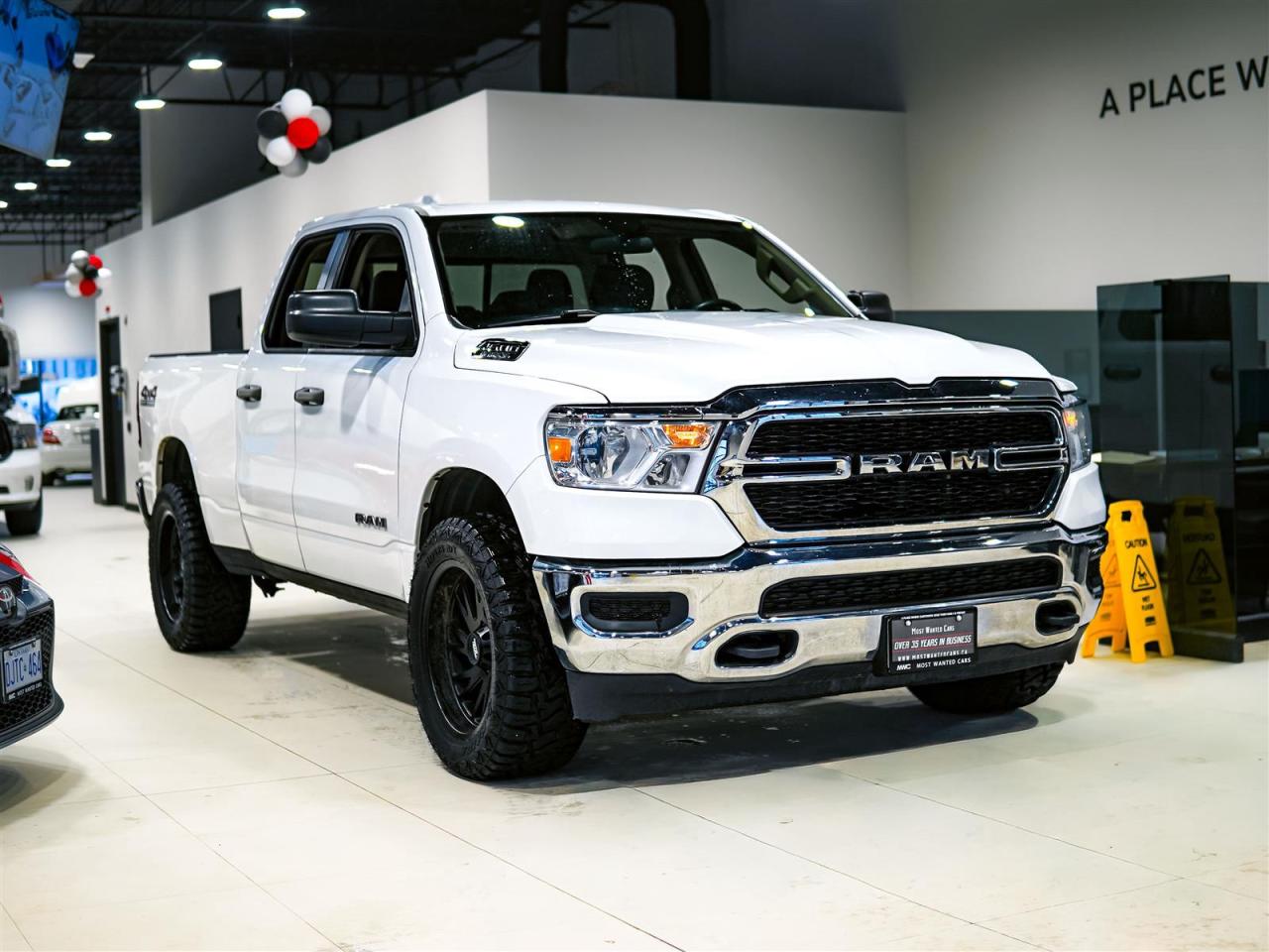 2020 RAM 1500 4X4 | 5.7 V8 | OFF ROAD PKG | SXT PKG Photo