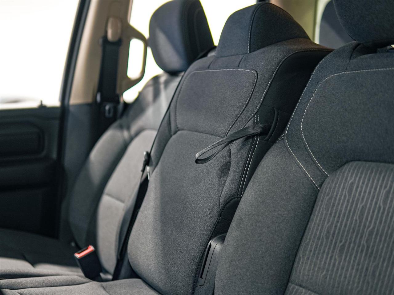 2020 RAM 1500 4X4 | 5.7 V8 | OFF ROAD PKG | SXT PKG Photo