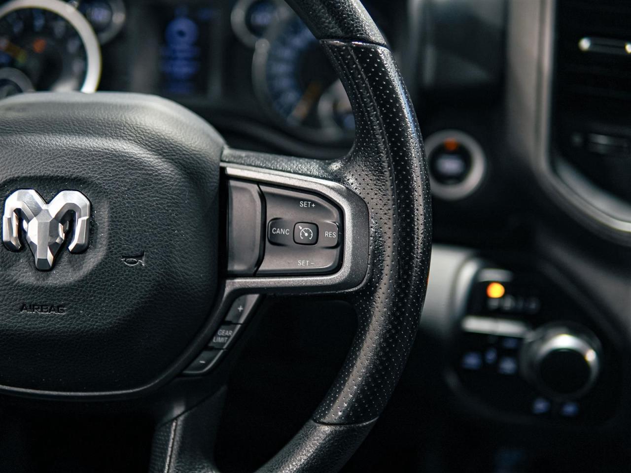 2020 RAM 1500 4X4 | 5.7 V8 | OFF ROAD PKG | SXT PKG Photo