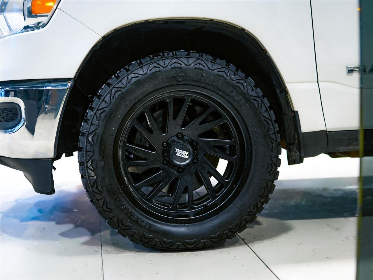 2020 RAM 1500 4X4 | 5.7 V8 | OFF ROAD PKG | SXT PKG Photo