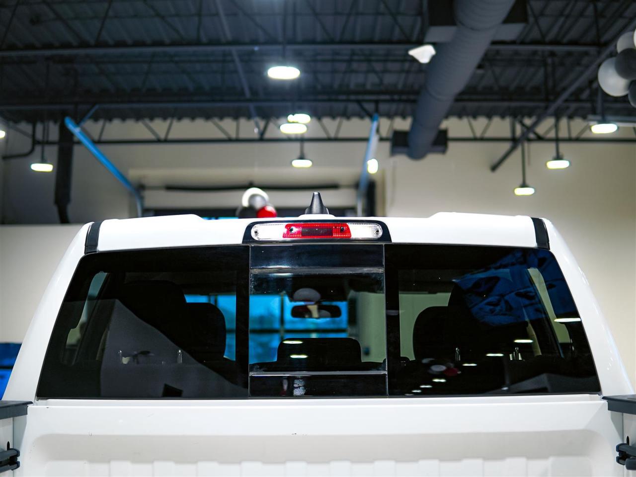 2020 RAM 1500 4X4 | 5.7 V8 | OFF ROAD PKG | SXT PKG Photo