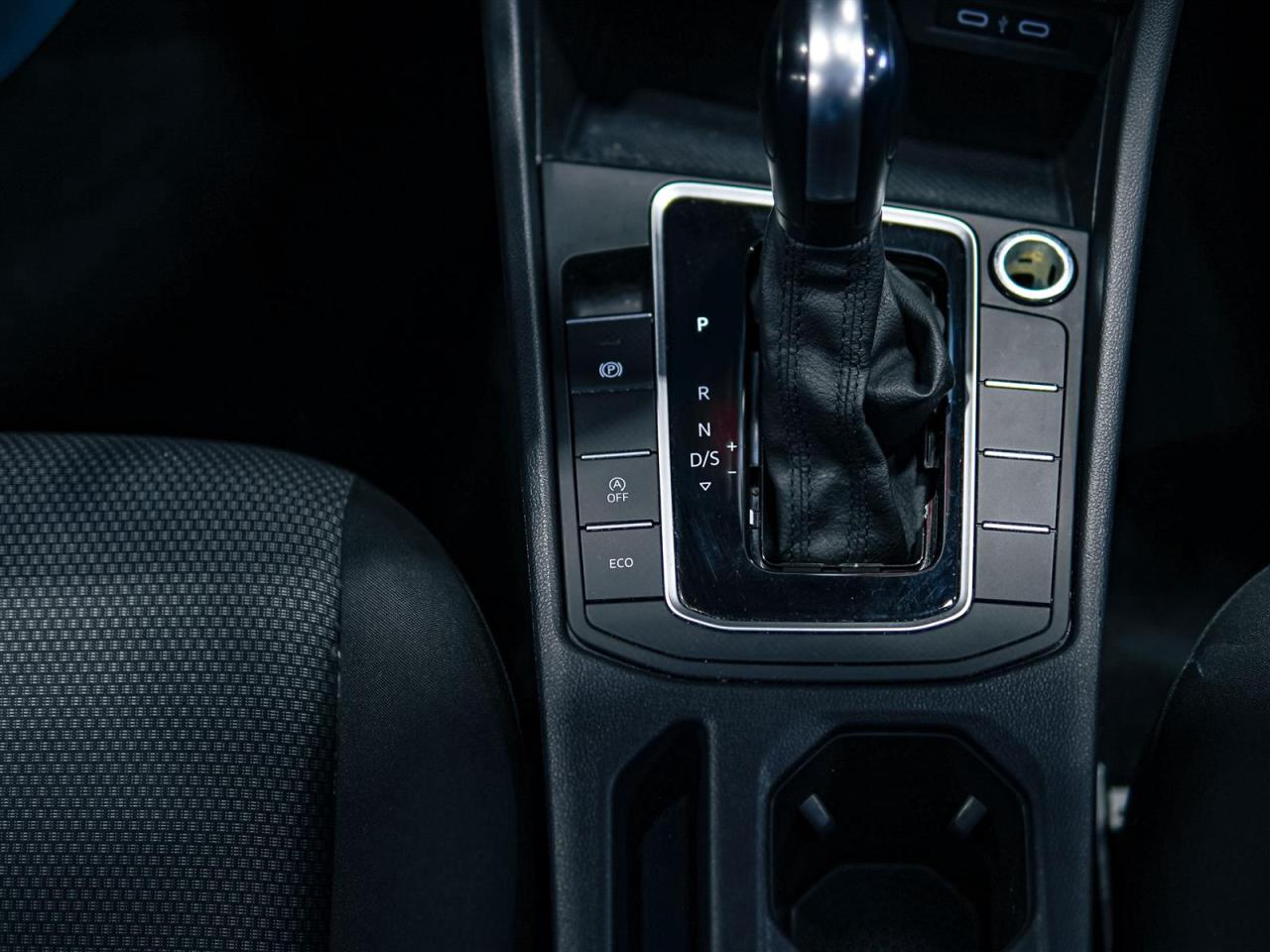 2021 Volkswagen Jetta COMFORTLINE | ACCIDENT FREE | VOLKSWAGEN SERVICED Photo