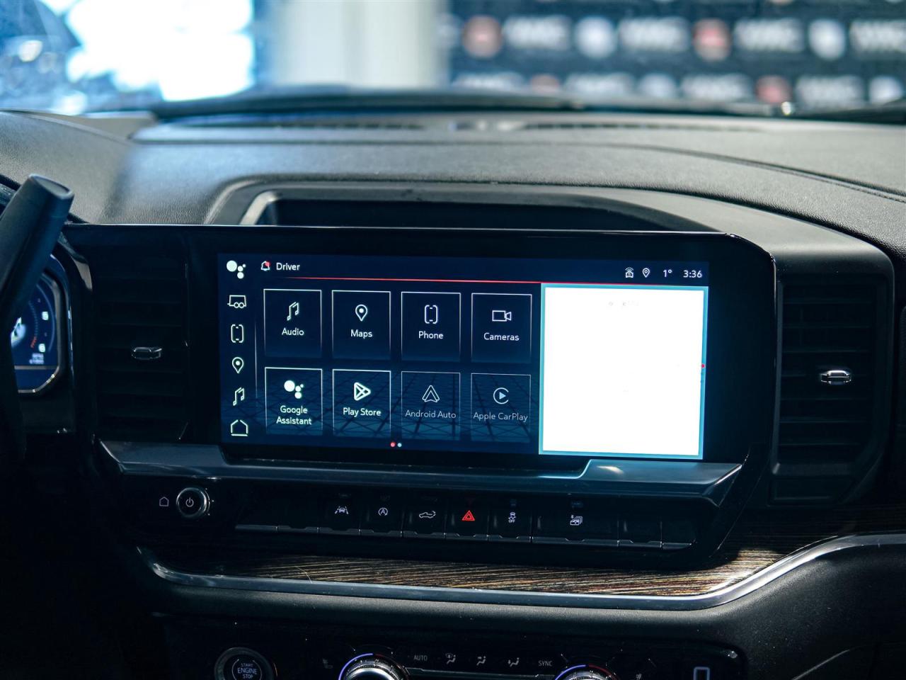 2024 GMC Sierra 1500 ELEVATION | CREW CAB | 4WD | NO ACCIDENTS Photo