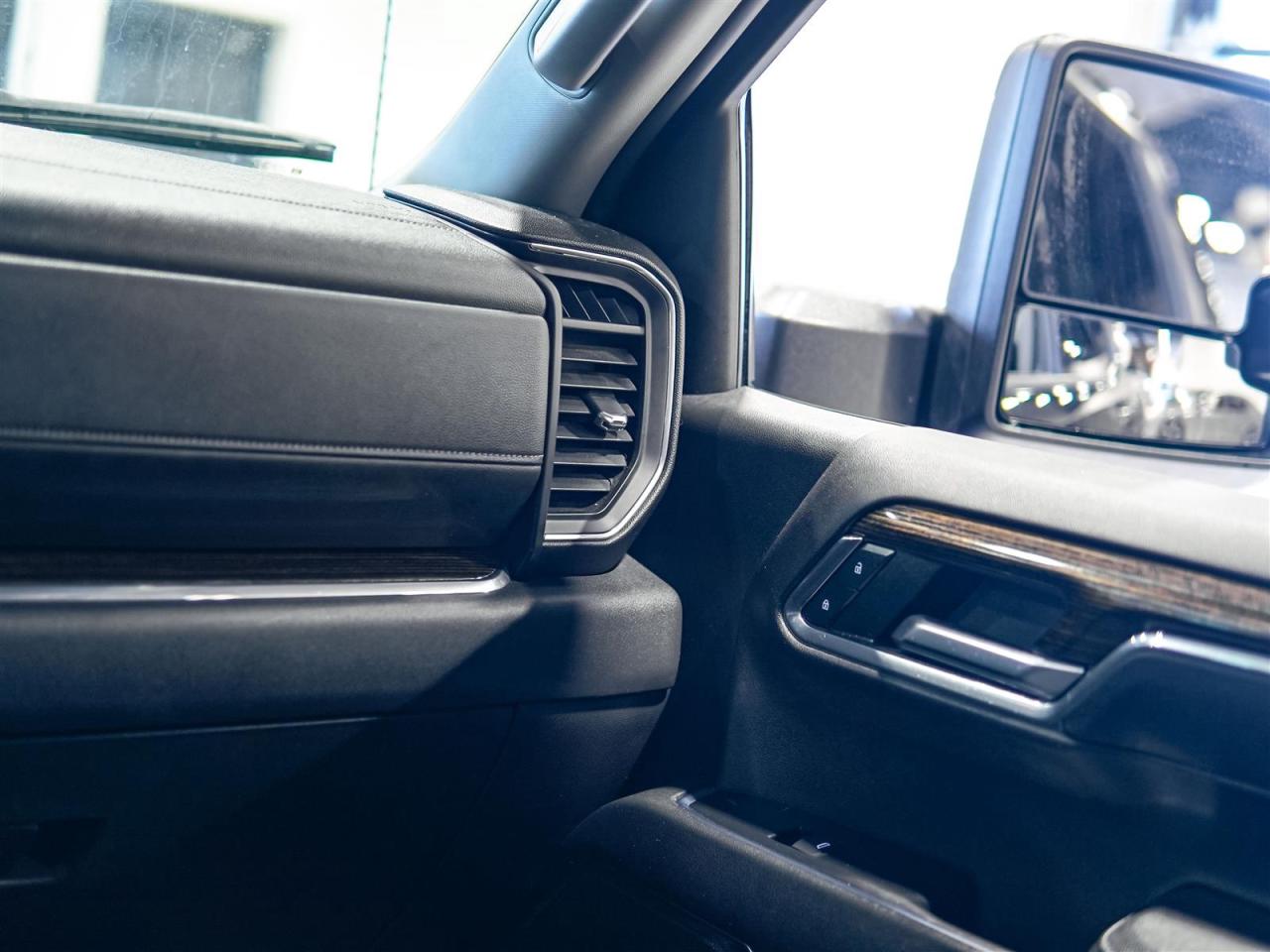 2024 GMC Sierra 1500 ELEVATION | CREW CAB | 4WD | NO ACCIDENTS Photo