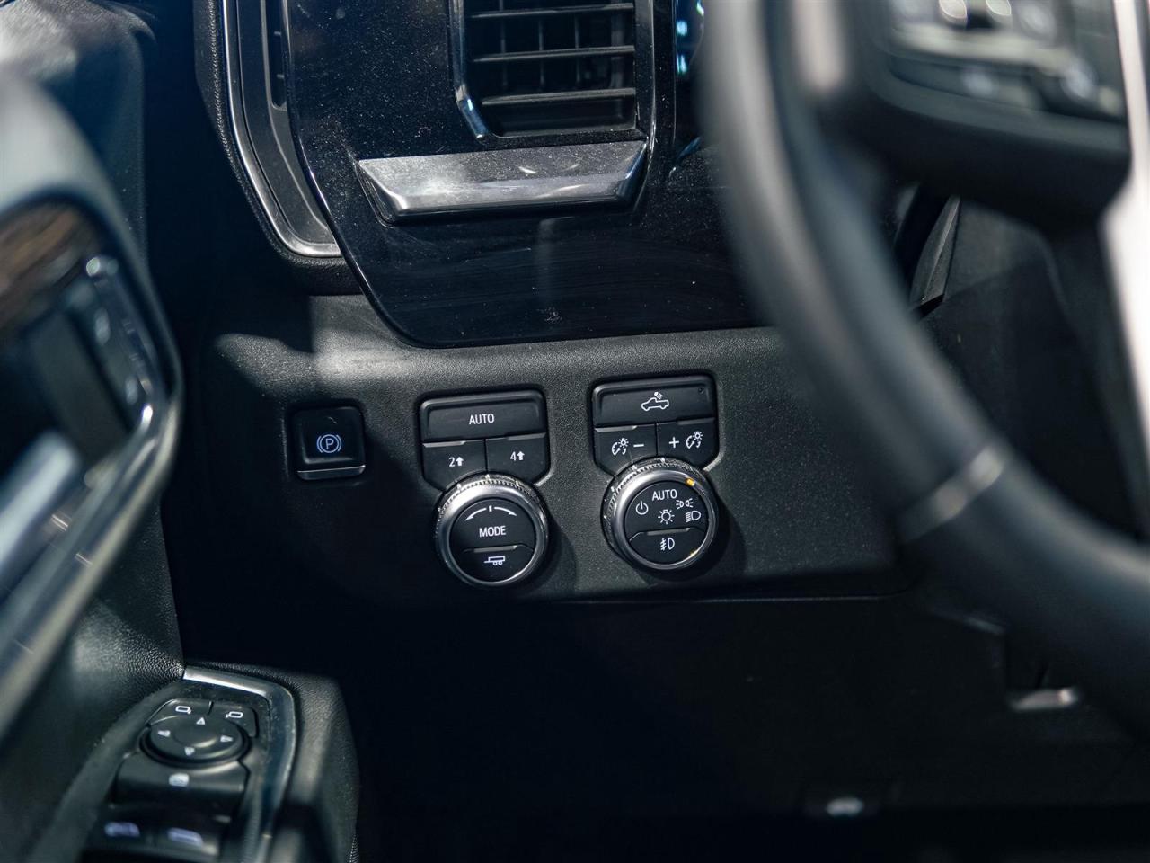 2024 GMC Sierra 1500 ELEVATION | CREW CAB | 4WD | NO ACCIDENTS Photo