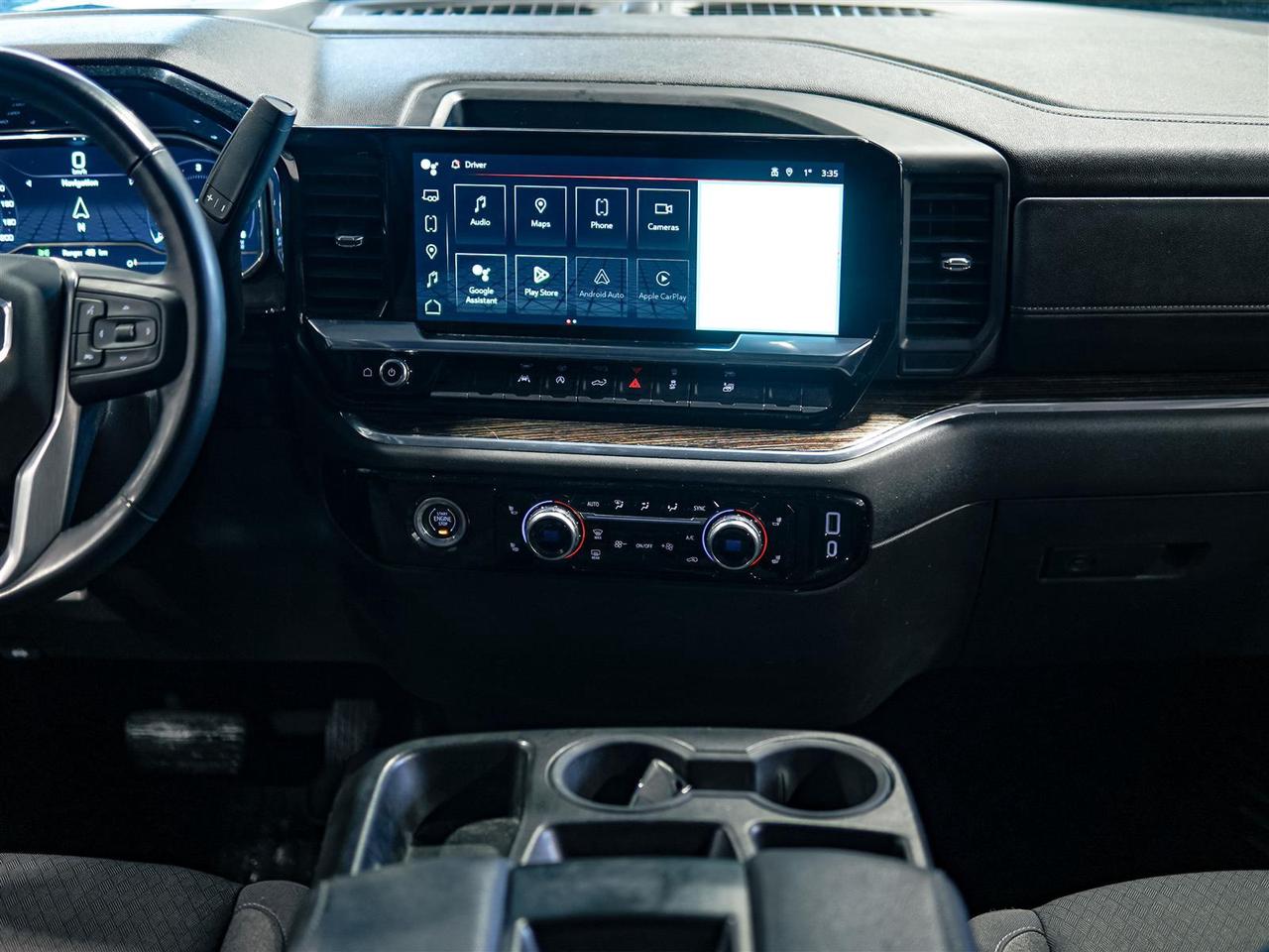 2024 GMC Sierra 1500 ELEVATION | CREW CAB | 4WD | NO ACCIDENTS Photo