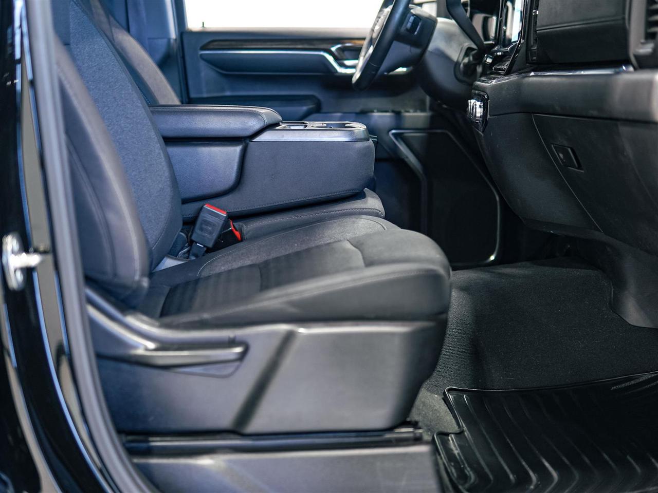 2024 GMC Sierra 1500 ELEVATION | CREW CAB | 4WD | NO ACCIDENTS Photo
