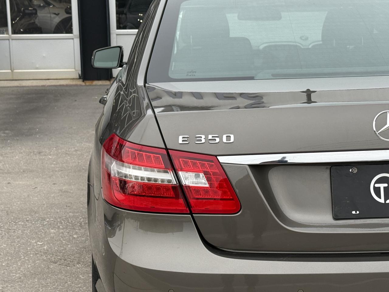 2011 Mercedes-Benz E-Class 350 //AMG PKG | PANO | HARMAN KARDON | NAVI Photo