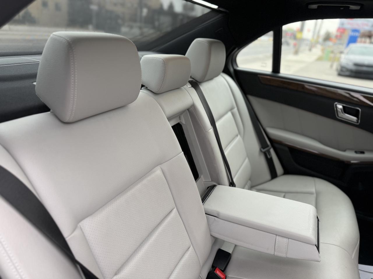 2011 Mercedes-Benz E-Class 350 //AMG PKG | PANO | HARMAN KARDON | NAVI Photo