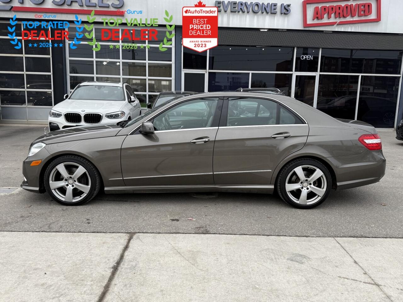 2011 Mercedes-Benz E-Class 350 //AMG PKG | PANO | HARMAN KARDON | NAVI Photo