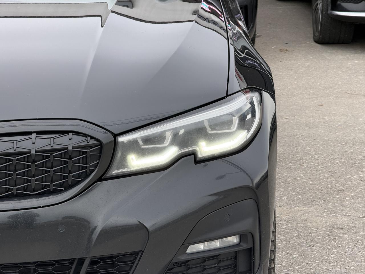 2019 BMW 3 Series 330i //M PKG | PANO | LIKE NEW | LOADED Photo