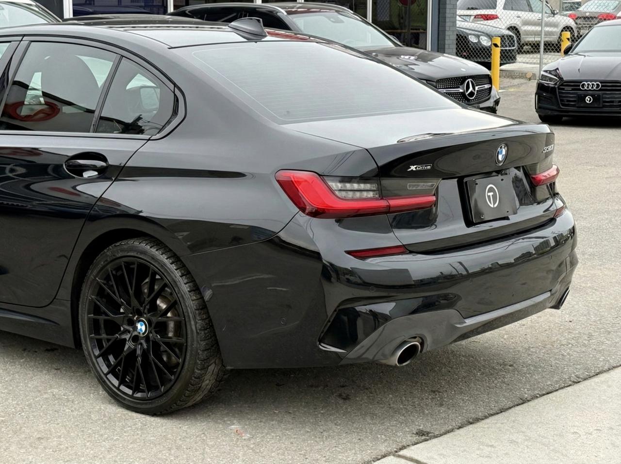 2019 BMW 3 Series 330i //M PKG | PANO | LIKE NEW | LOADED Photo