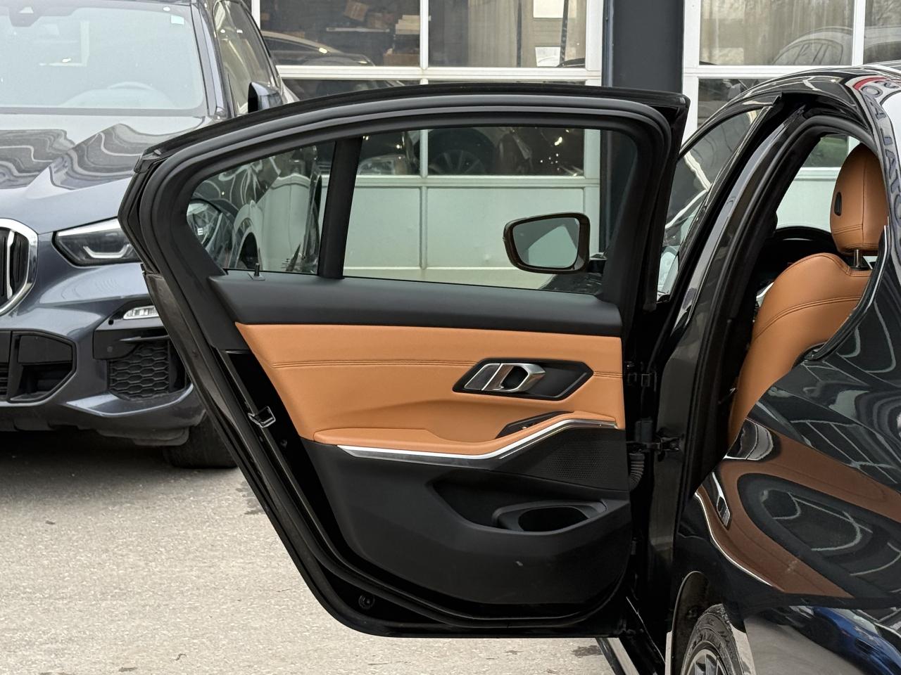 2019 BMW 3 Series 330i //M PKG | PANO | LIKE NEW | LOADED Photo