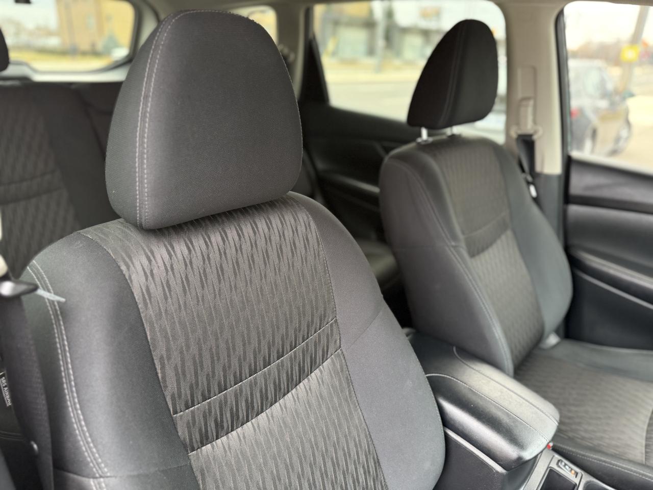 2019 Nissan Rogue S | BACK UP CAMERA | FINANCE Photo