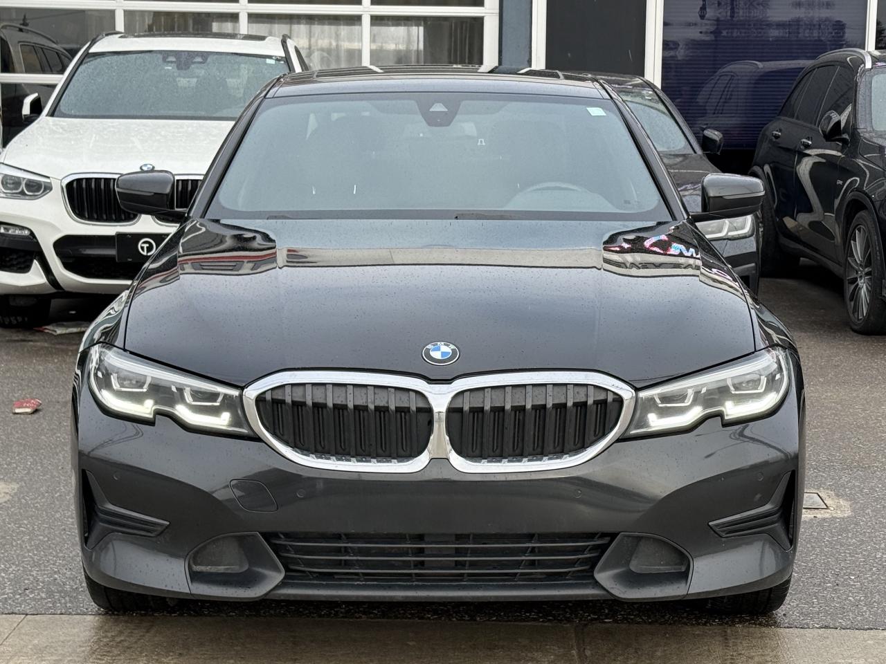 2019 BMW 3 Series 330i | PREMIUM | PANO | NAVI | LOADED Photo