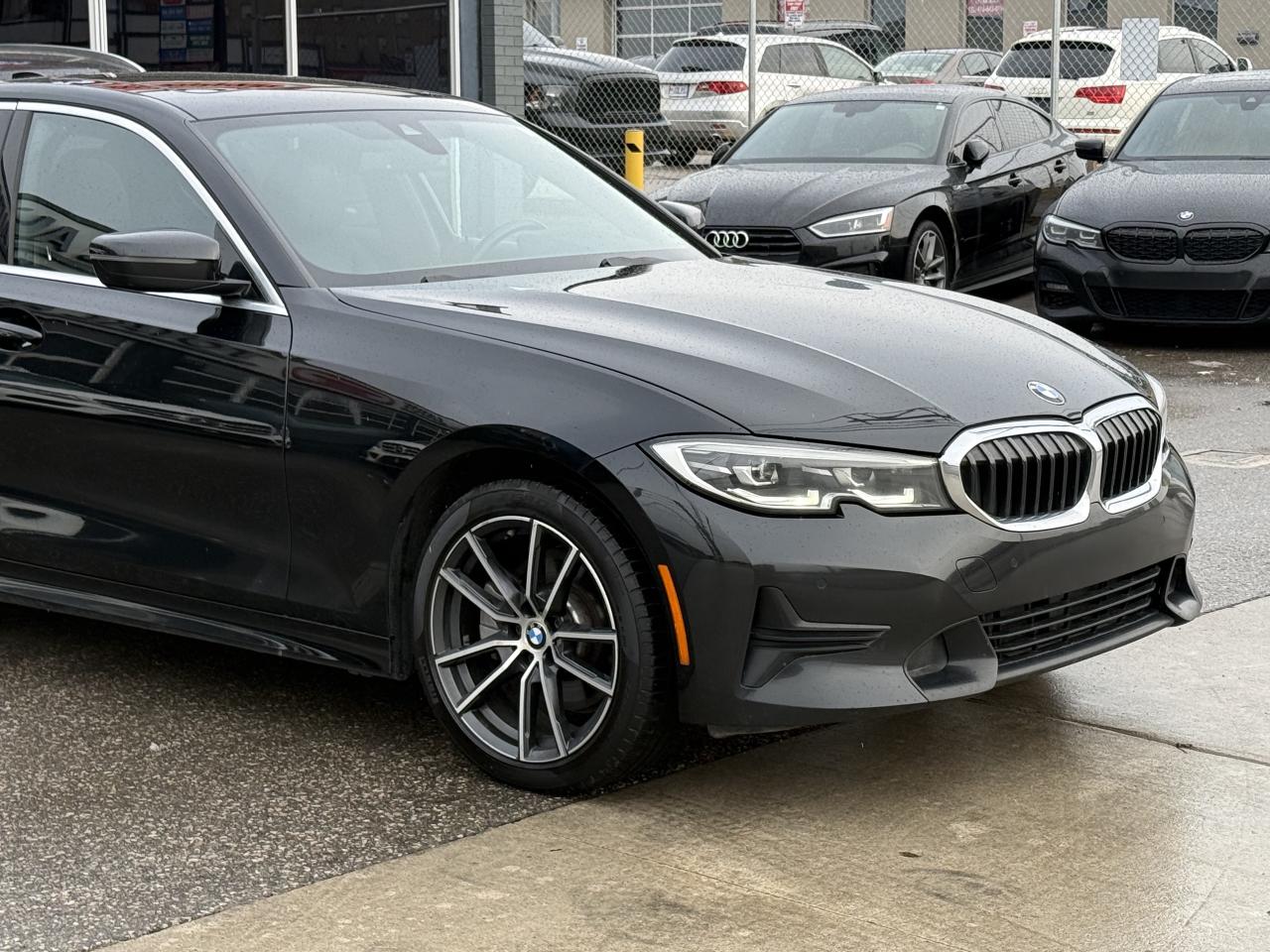 2019 BMW 3 Series 330i | PREMIUM | PANO | NAVI | LOADED Photo