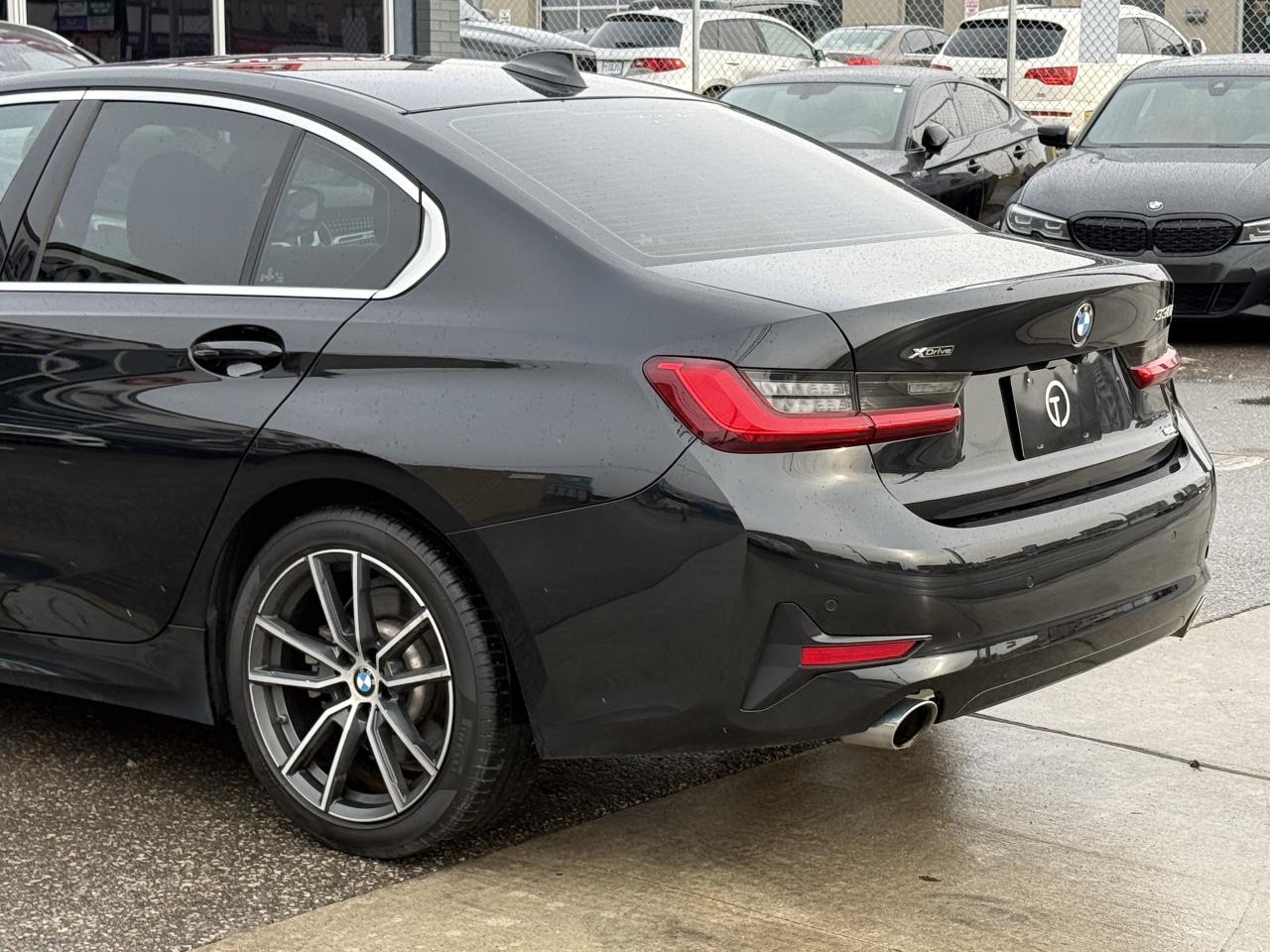 2019 BMW 3 Series 330i | PREMIUM | PANO | NAVI | LOADED Photo