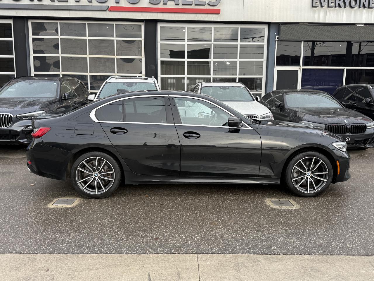 2019 BMW 3 Series 330i | PREMIUM | PANO | NAVI | LOADED Photo