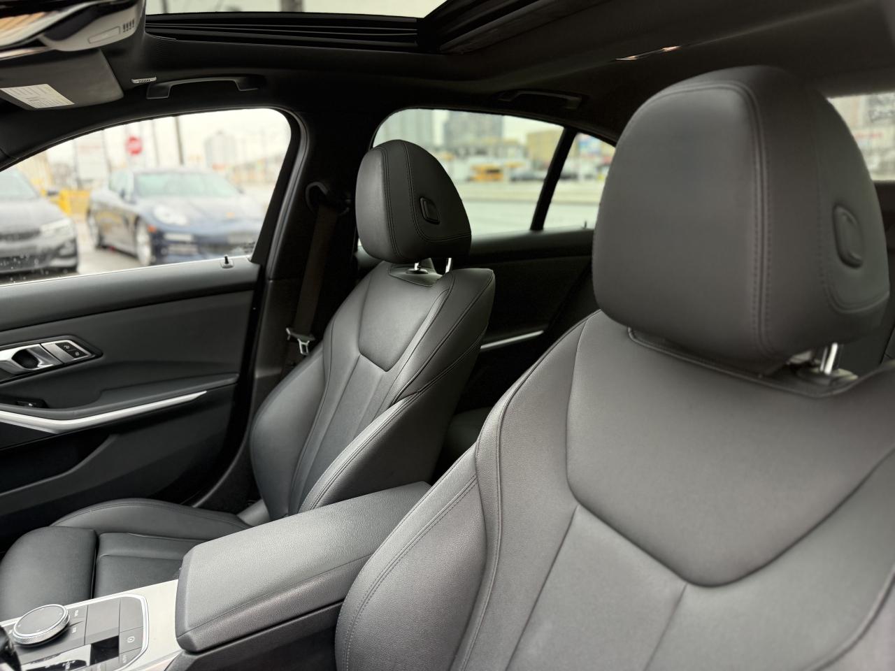 2019 BMW 3 Series 330i | PREMIUM | PANO | NAVI | LOADED Photo