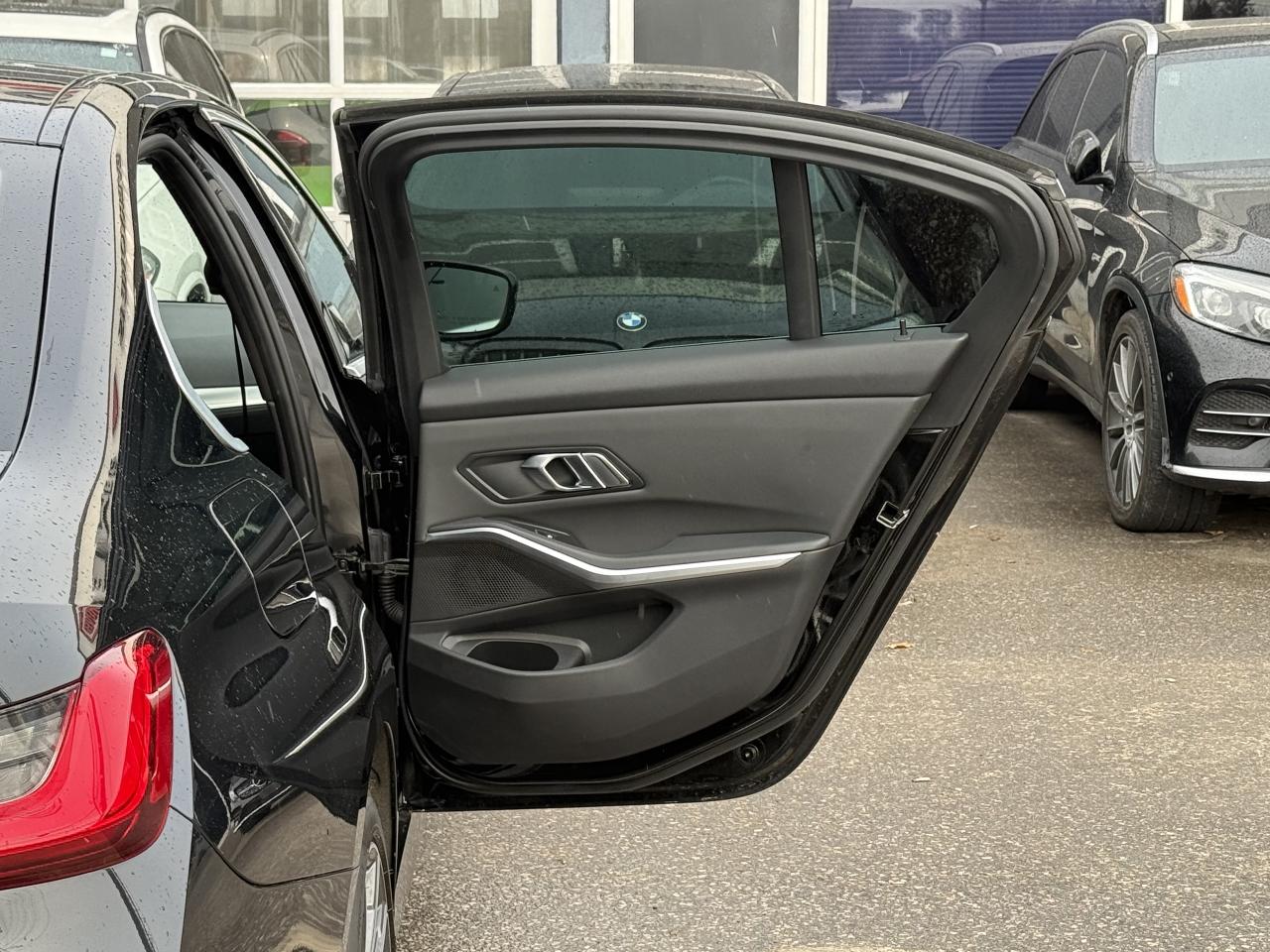 2019 BMW 3 Series 330i | PREMIUM | PANO | NAVI | LOADED Photo