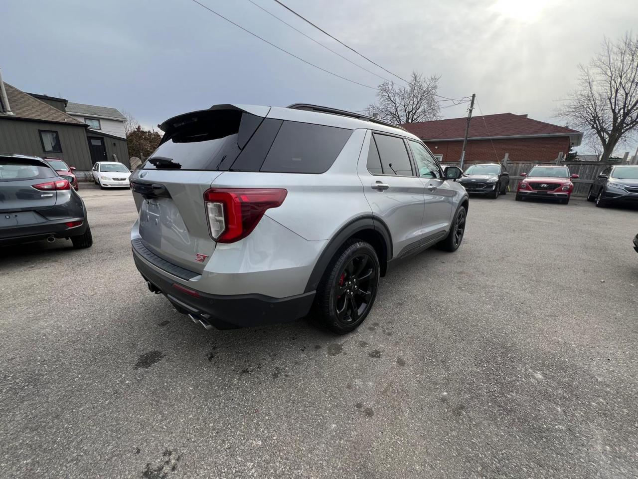 2021 Ford Explorer ST Photo4