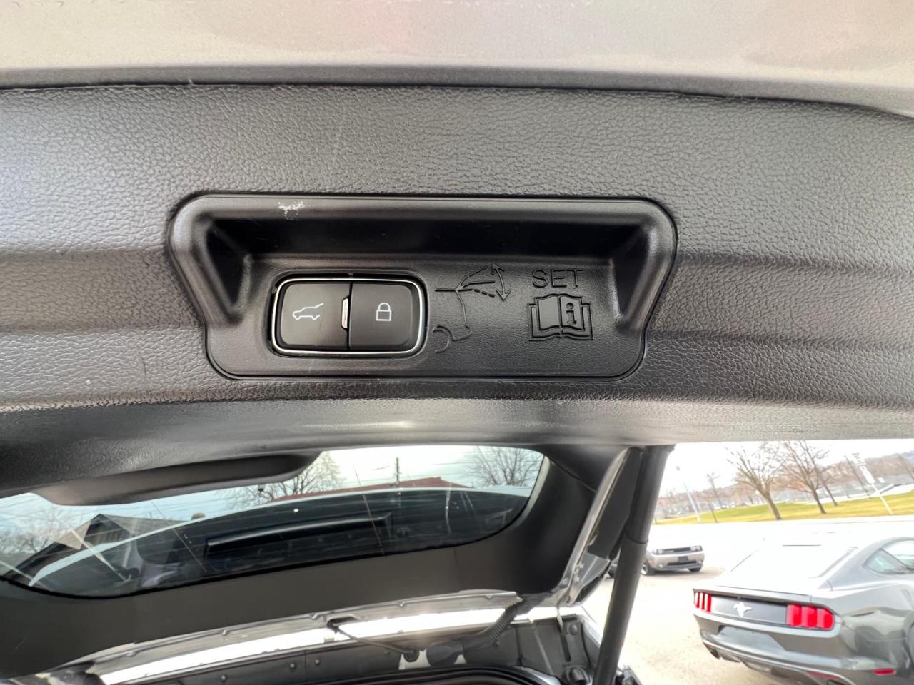 2021 Ford Explorer ST Photo