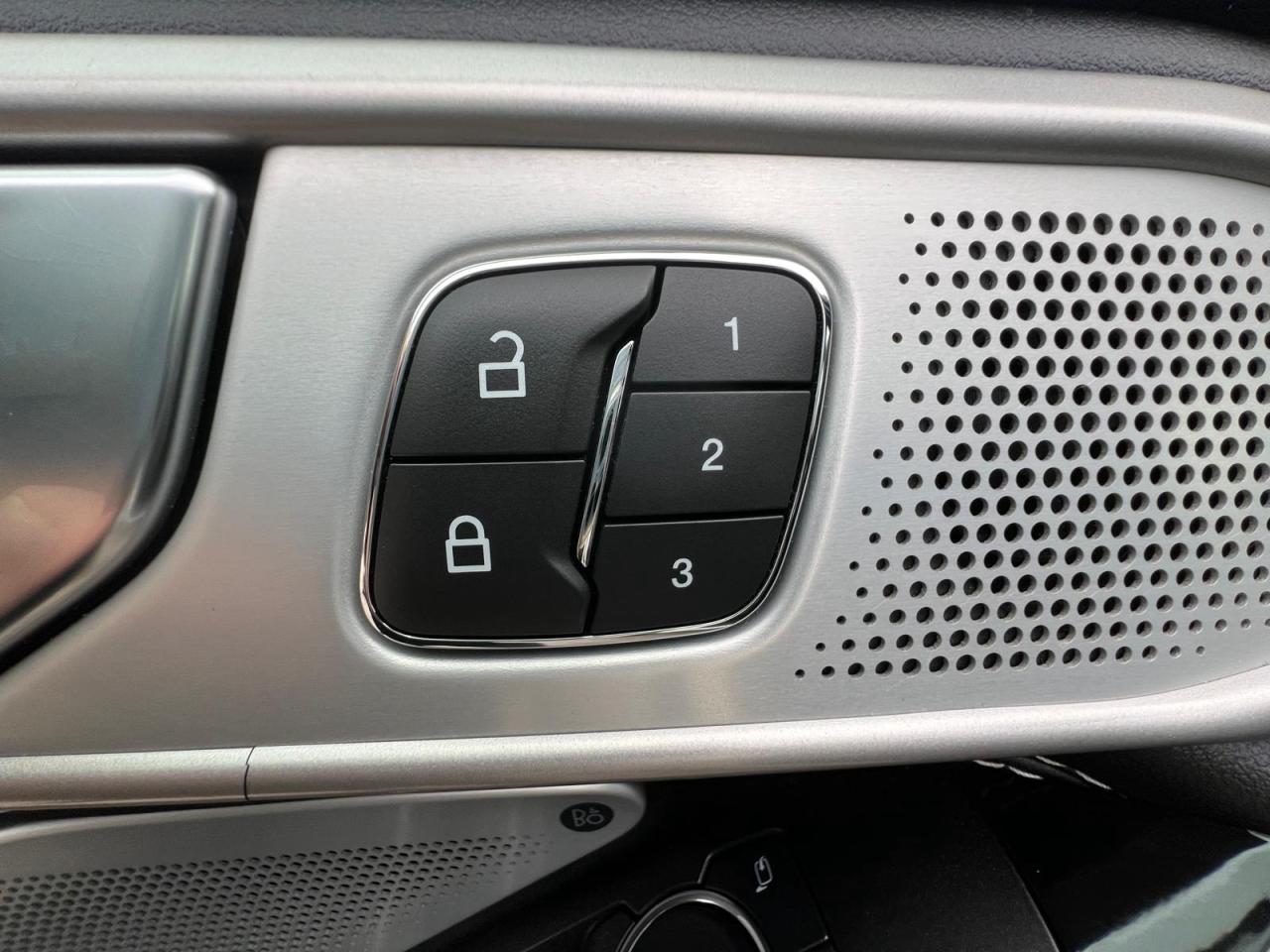 2021 Ford Explorer ST Photo