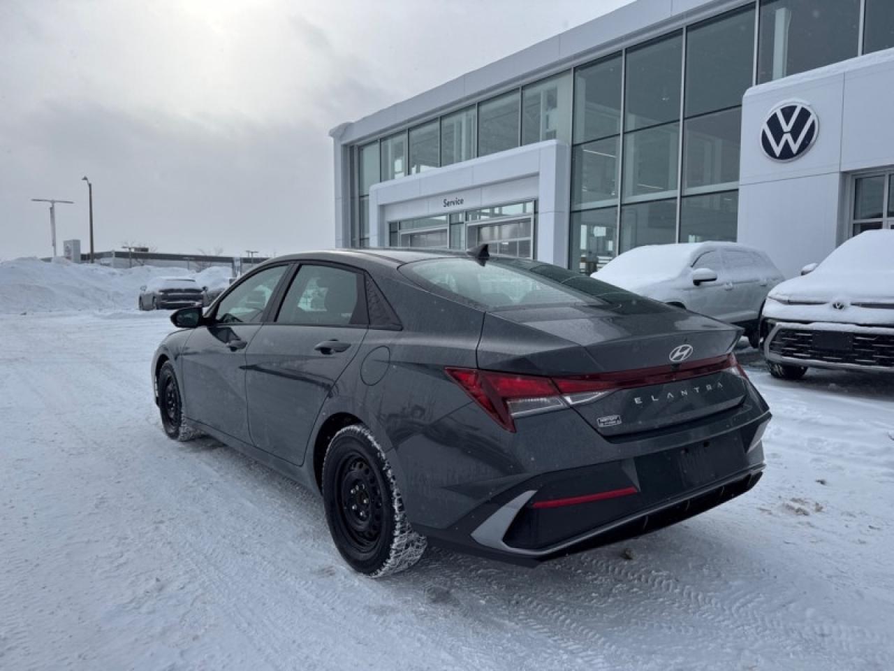 2024 Hyundai Elantra Essential IVT  - Heated Seats Photo