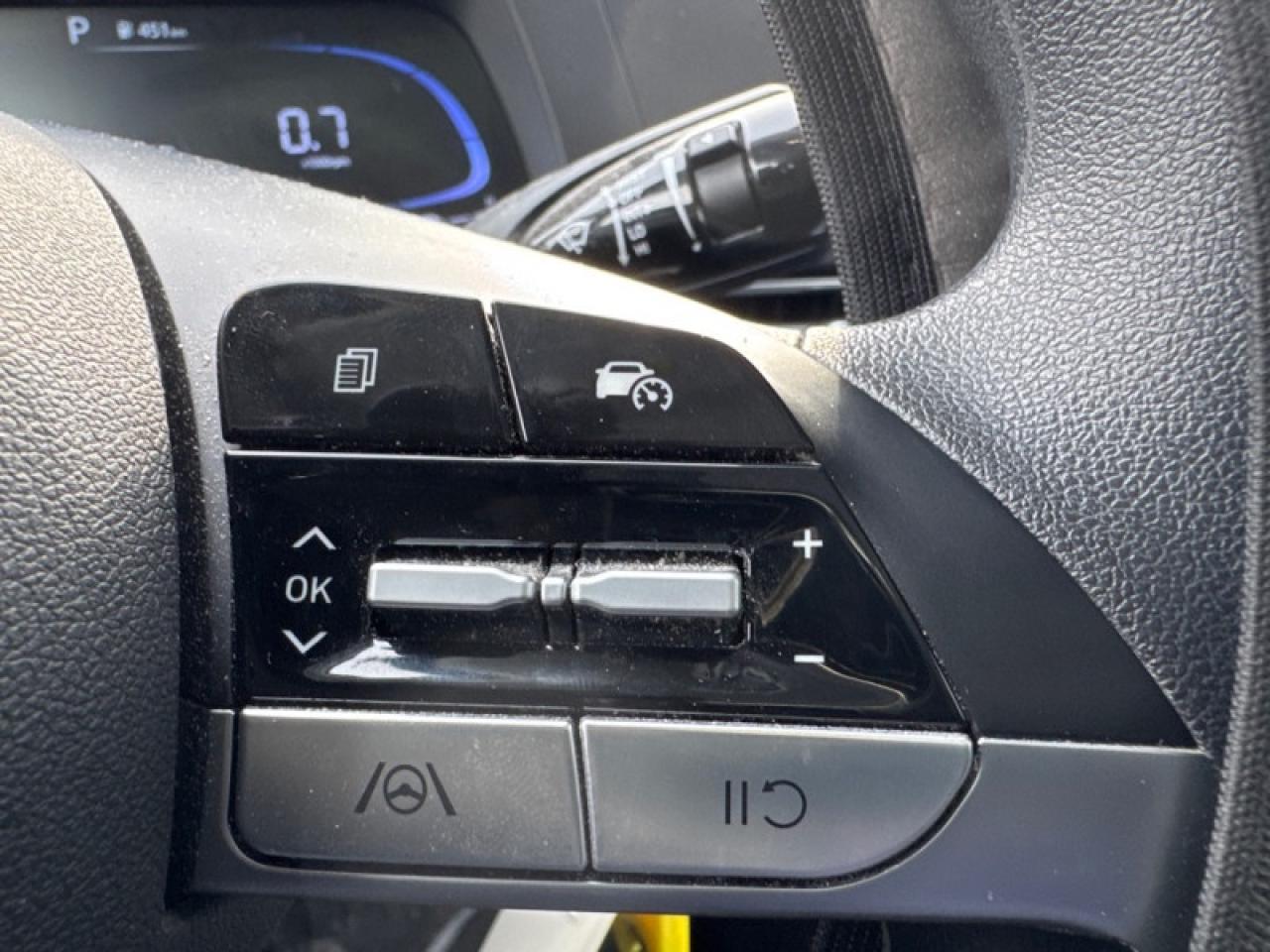 2024 Hyundai Elantra Essential IVT  - Heated Seats Photo