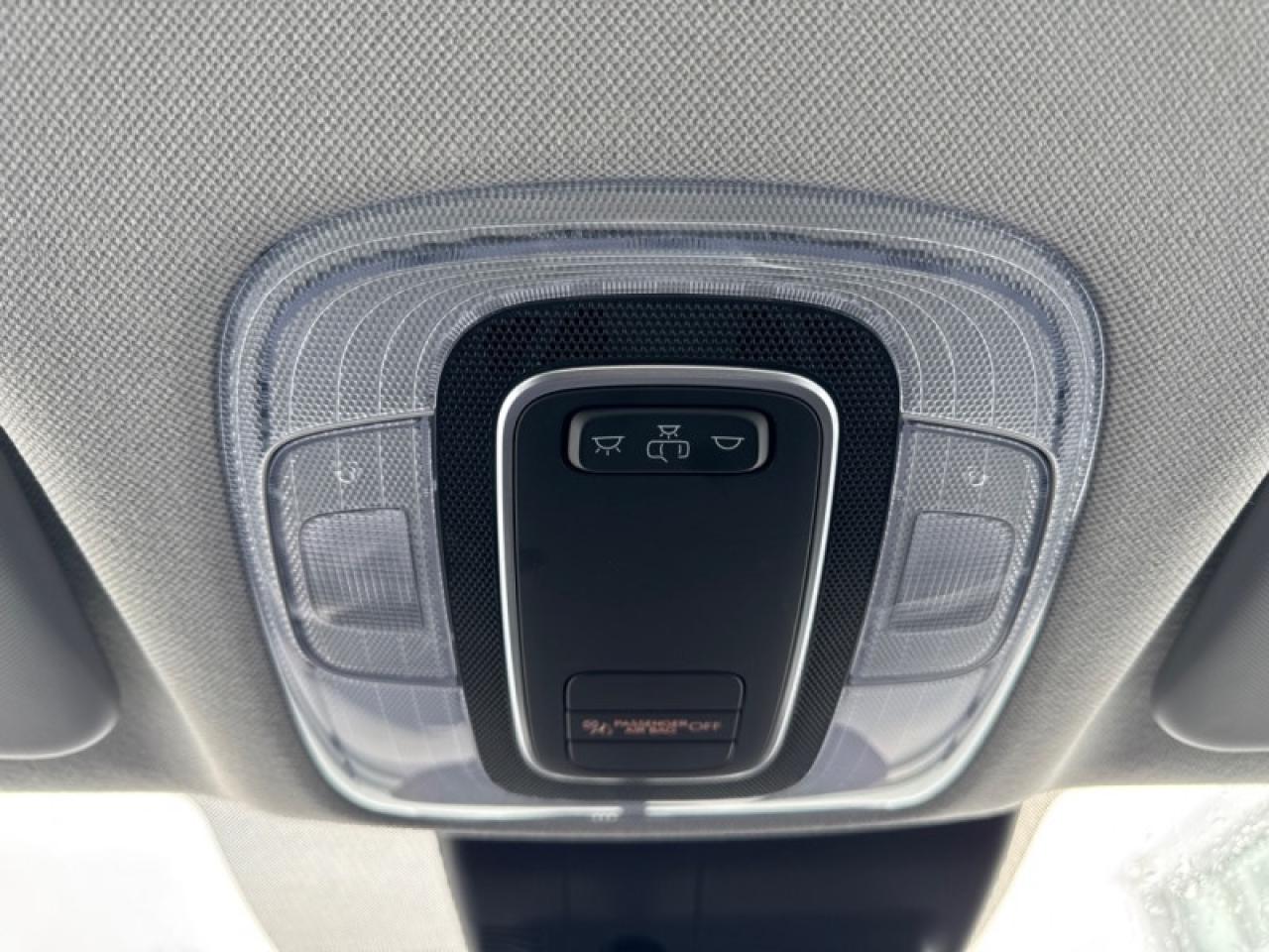 2024 Hyundai Elantra Essential IVT  - Heated Seats Photo