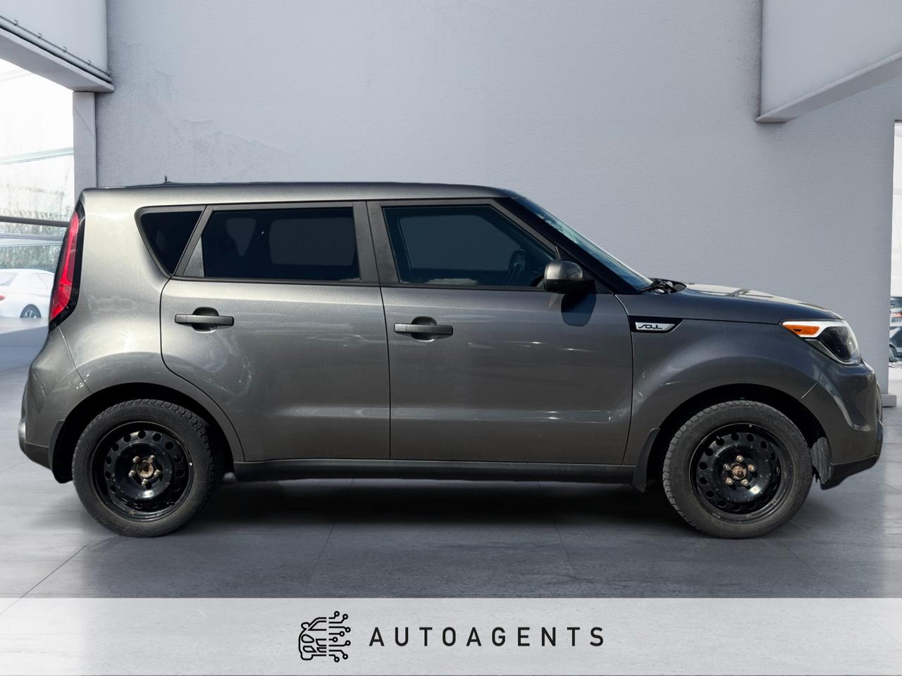 2016 Kia Soul BASE 6A Photo