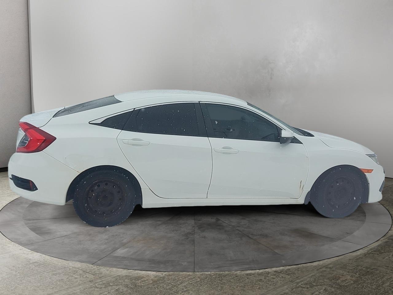 2018 Honda Civic LX Photo4