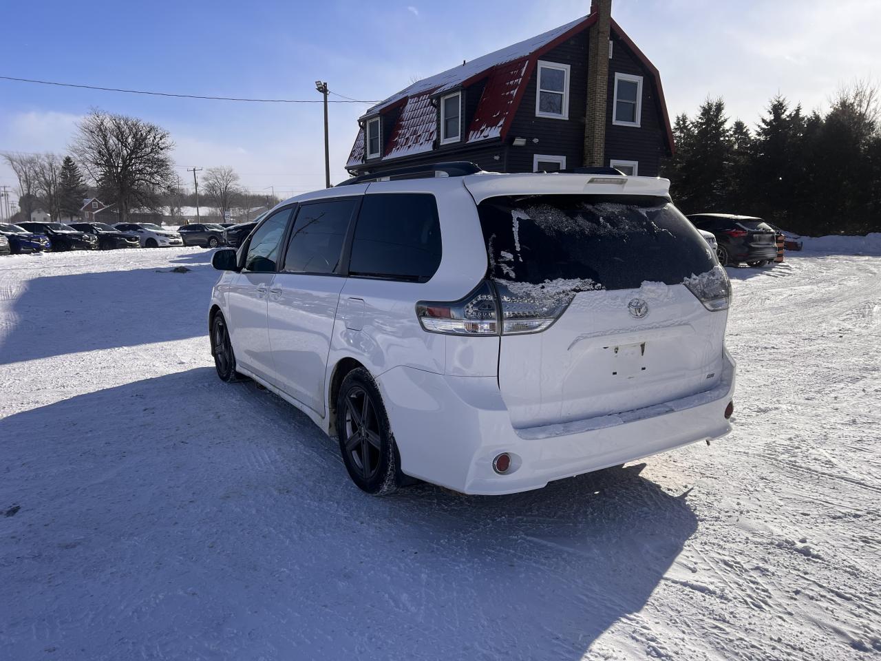 2015 Toyota Sienna SE Photo4