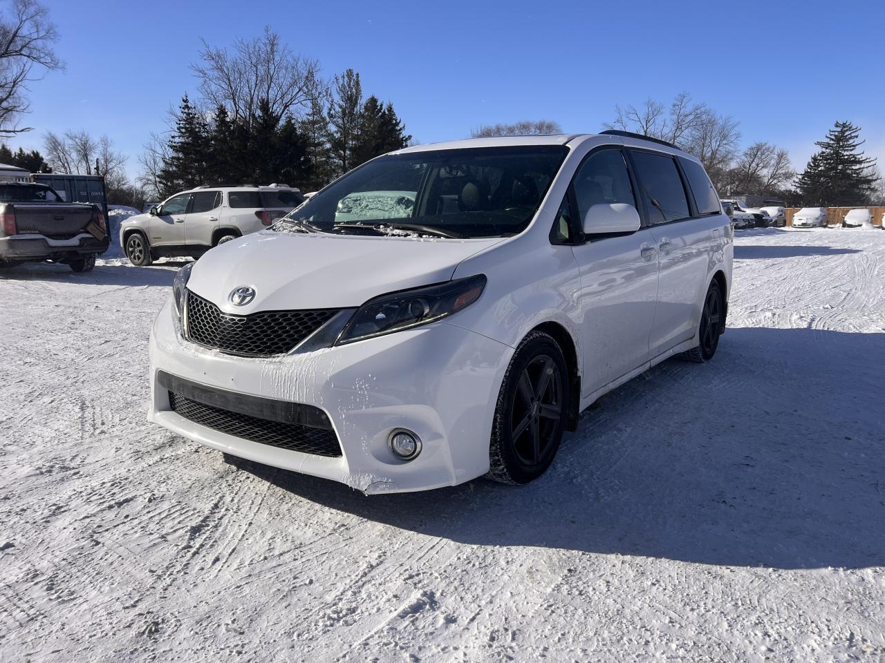 2015 Toyota Sienna SE Photo
