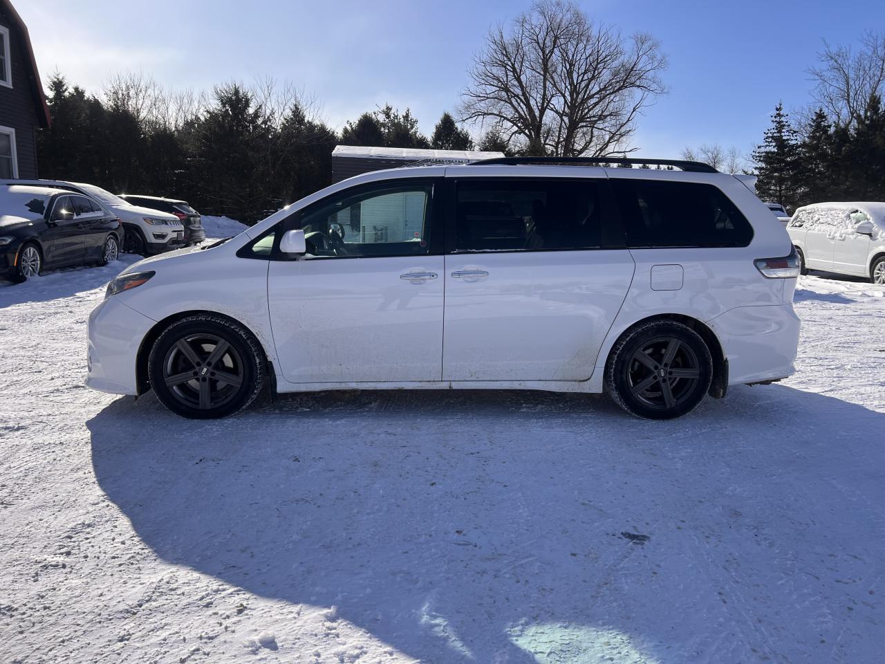 2015 Toyota Sienna SE Photo