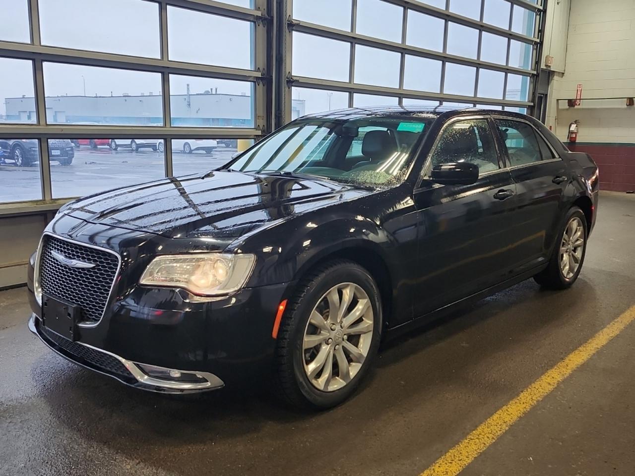 2018 Chrysler 300 300 Touring - Photo #8