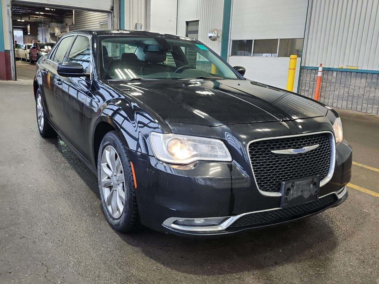 2018 Chrysler 300 300 Touring