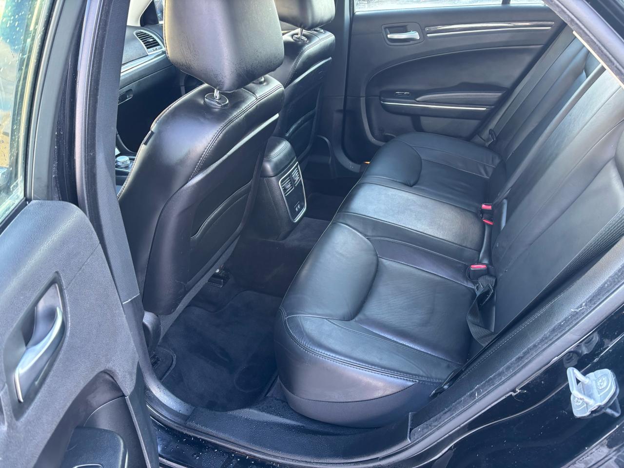 2018 Chrysler 300 300 Touring AWD - Photo #10