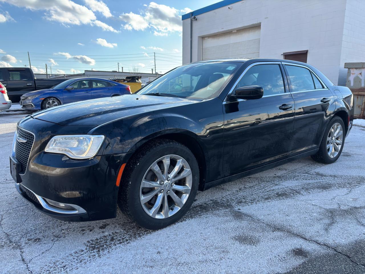 2018 Chrysler 300 300 Touring AWD - Photo #8