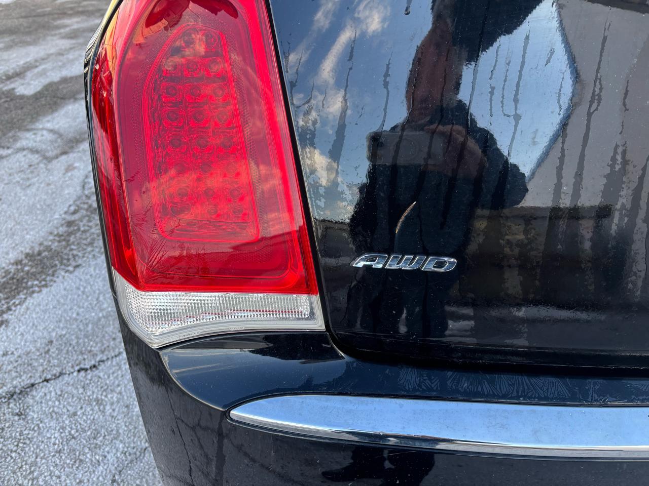 2018 Chrysler 300 300 Touring AWD - Photo #18