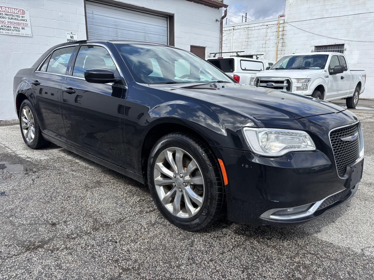 2018 Chrysler 300 300 Touring AWD Photo