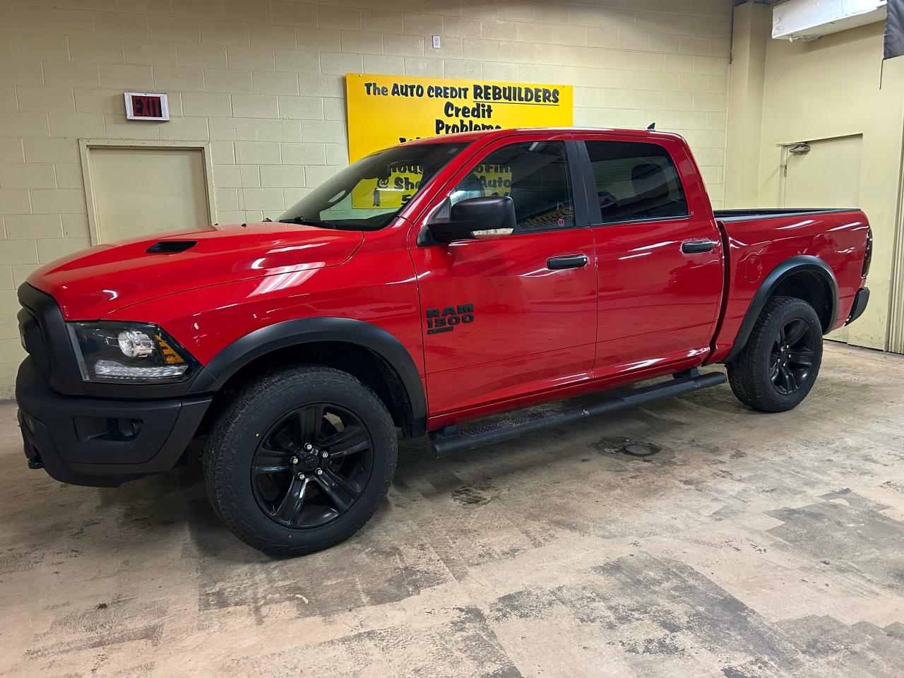 2022 RAM 1500 Classic WARLOCK Photo2